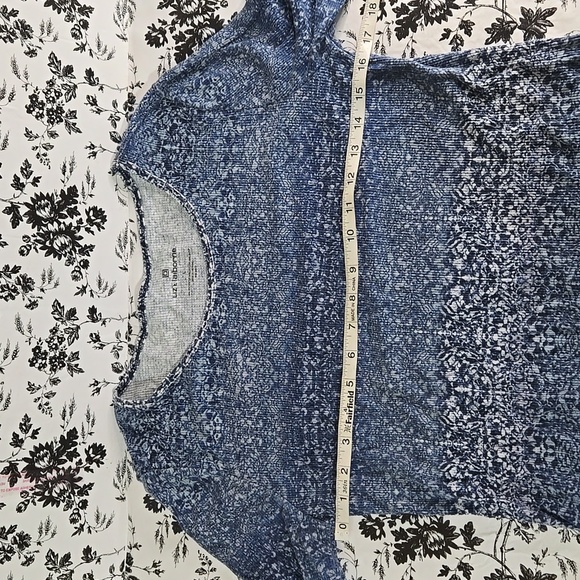 Liz Claiborne long sleeves top (L) A96 - Picture 5 of 9